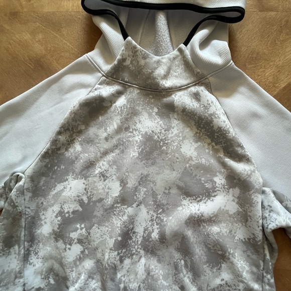 Old Navy Gray Performance Hoodie Sweatshirt – Size XL - Picture 2 of 10